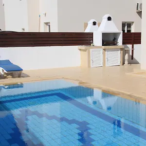 https://maricosta-villas-protaras.protaras-cy-hotels.com