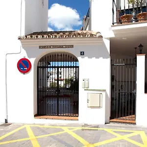 https://apt-charming-penthouse-with-sea-views-in-pueblo.es-andalucia.com